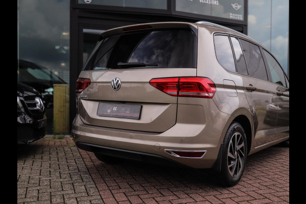 Volkswagen Touran 1.5 TSI Highline Business R 7p | Stoelverw. | Camera | ACC | Carplay