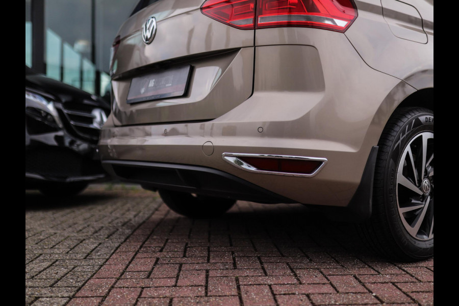 Volkswagen Touran 1.5 TSI Highline Business R 7p | Stoelverw. | Camera | ACC | Carplay