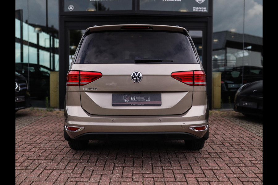 Volkswagen Touran 1.5 TSI Highline Business R 7p | Stoelverw. | Camera | ACC | Carplay