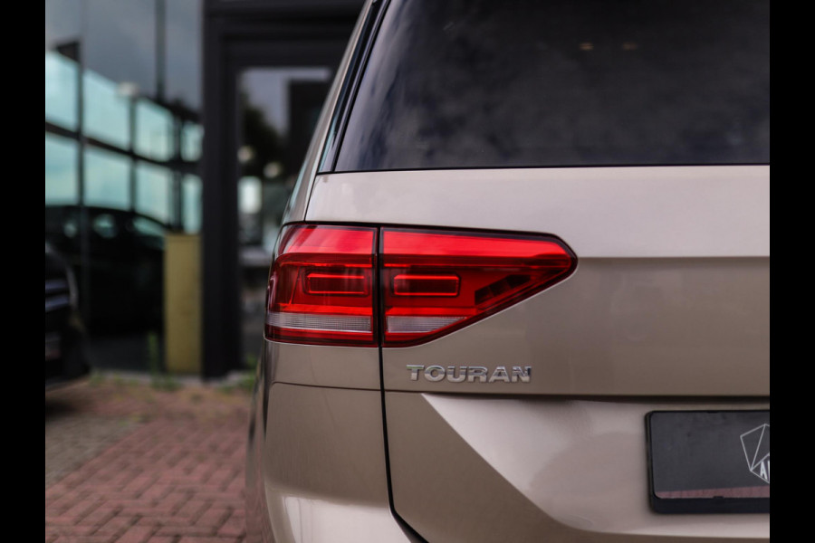 Volkswagen Touran 1.5 TSI Highline Business R 7p | Stoelverw. | Camera | ACC | Carplay