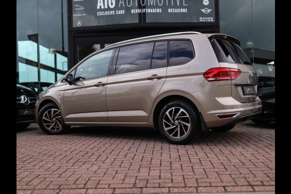 Volkswagen Touran 1.5 TSI Highline Business R 7p | Stoelverw. | Camera | ACC | Carplay
