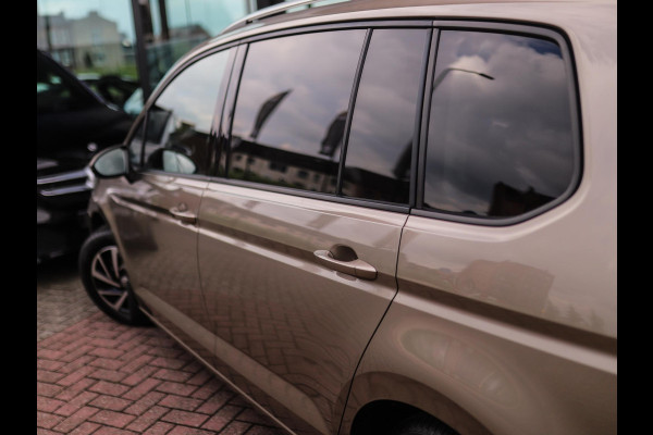 Volkswagen Touran 1.5 TSI Highline Business R 7p | Stoelverw. | Camera | ACC | Carplay