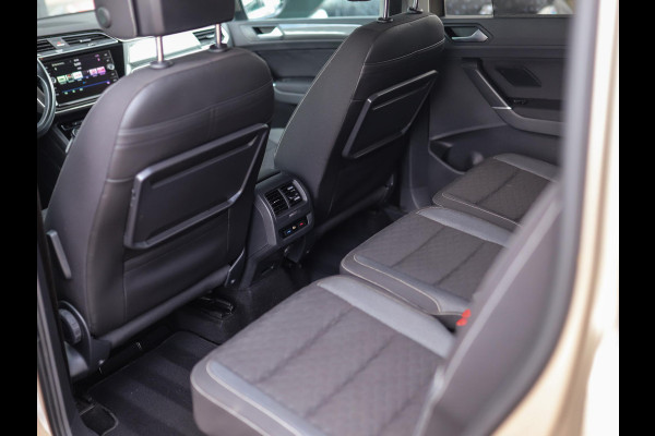 Volkswagen Touran 1.5 TSI Highline Business R 7p | Stoelverw. | Camera | ACC | Carplay