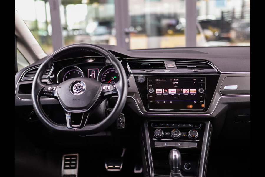 Volkswagen Touran 1.5 TSI Highline Business R 7p | Stoelverw. | Camera | ACC | Carplay