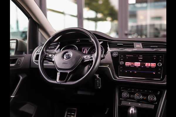 Volkswagen Touran 1.5 TSI Highline Business R 7p | Stoelverw. | Camera | ACC | Carplay