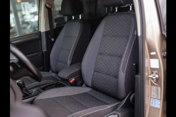 Volkswagen Touran 1.5 TSI Highline Business R 7p | Stoelverw. | Camera | ACC | Carplay