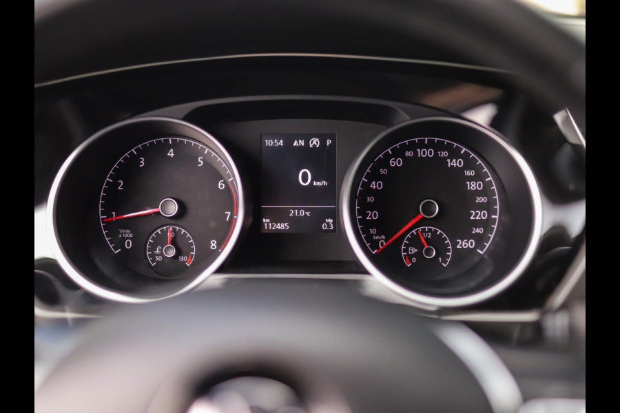Volkswagen Touran 1.5 TSI Highline Business R 7p | Stoelverw. | Camera | ACC | Carplay
