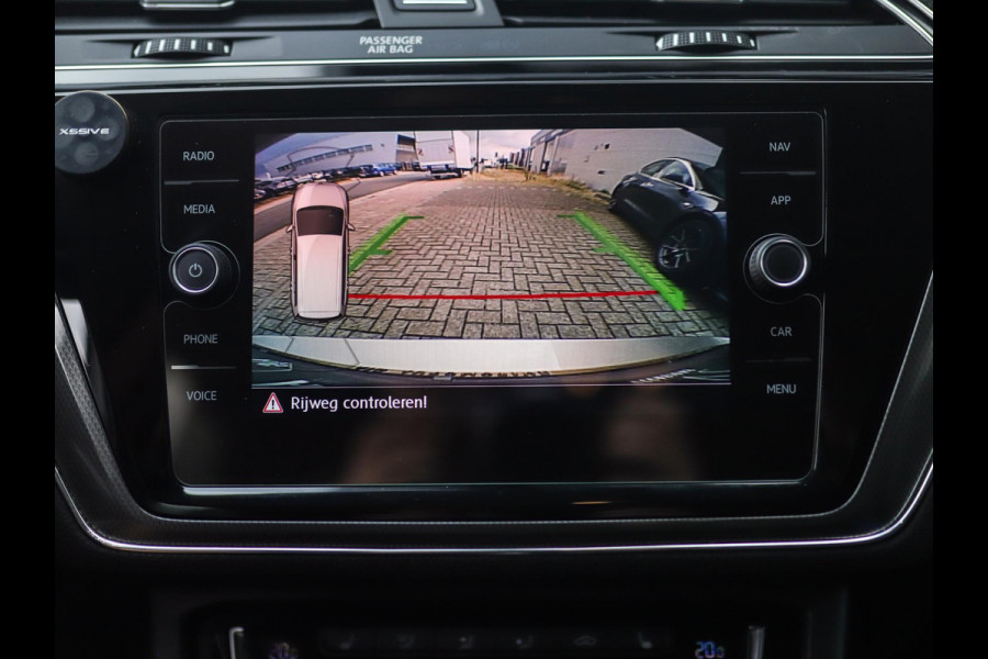 Volkswagen Touran 1.5 TSI Highline Business R 7p | Stoelverw. | Camera | ACC | Carplay