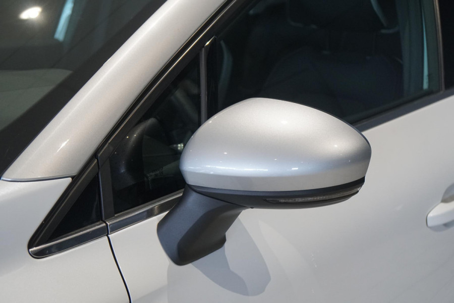 Renault Captur 1.3 TCe 140 PK AUT. + DEALER ONDERHOUDEN / TREKHAAK