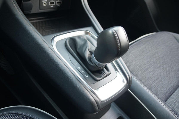 Renault Captur 1.3 TCe 140 PK AUT. + DEALER ONDERHOUDEN / TREKHAAK