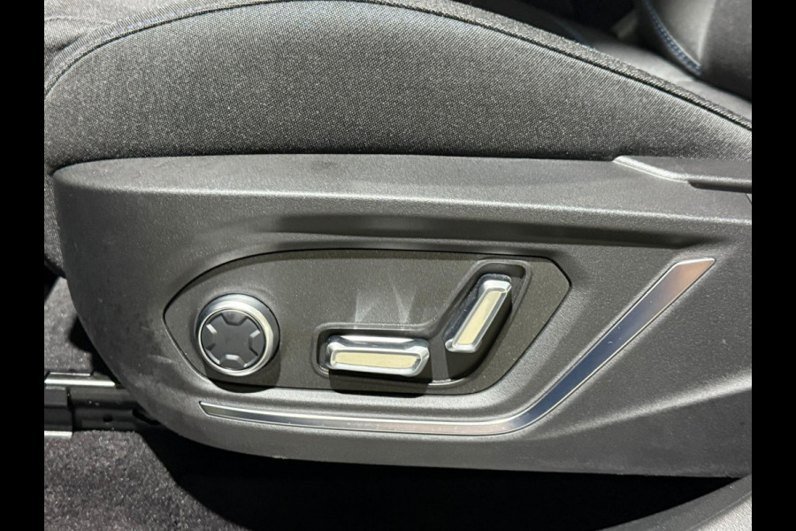 Lynk & Co 01 1.5 PANO/CAMERA/AUTO-PILOT/MEMORY/APPLE-CARPLAY