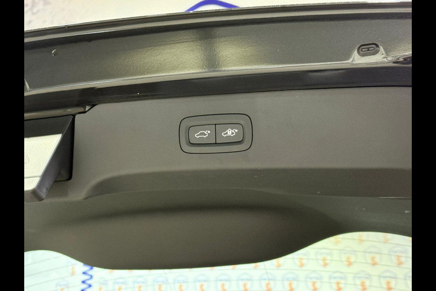 Lynk & Co 01 1.5 PANO/CAMERA/AUTO-PILOT/MEMORY/APPLE-CARPLAY