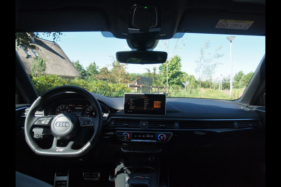 Audi A4 Avant 1.4 TFSI Sport S line black edition | Camera | Sfeerverlichting | Cruise Control | Automaat |