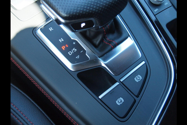 Audi A4 Avant 1.4 TFSI Sport S line black edition | Camera | Sfeerverlichting | Cruise Control | Automaat |