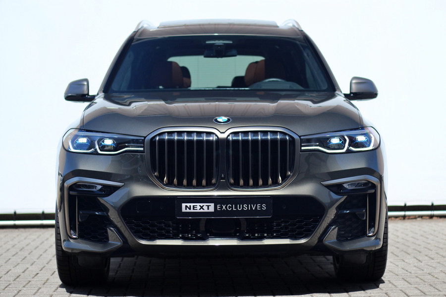 BMW X7 M50i High Executive Sky Lounge | M-sport | Bowers en Wilkins