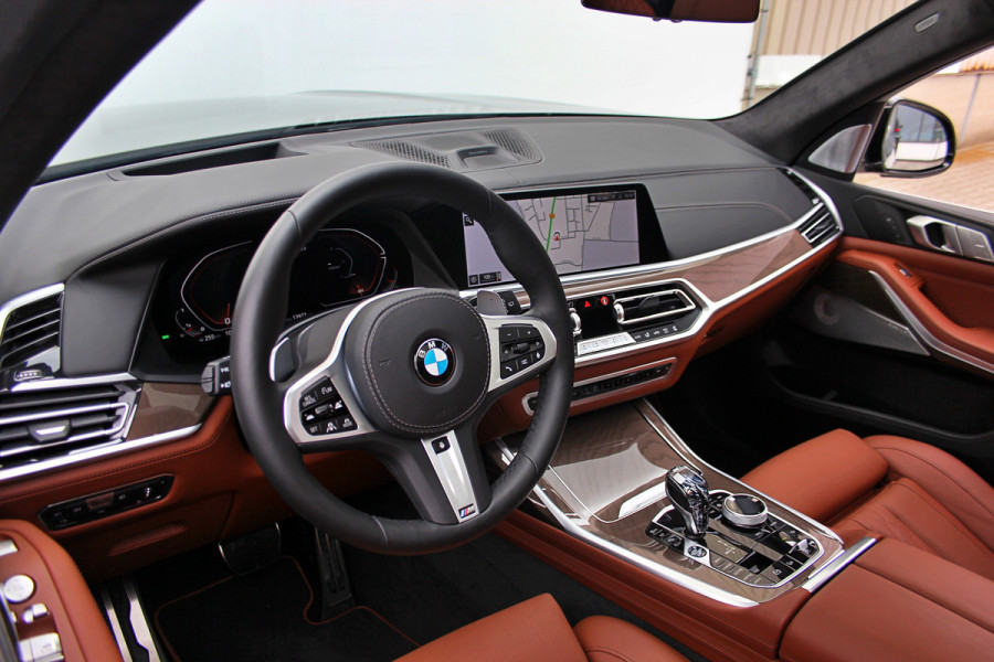 BMW X7 M50i High Executive Sky Lounge | M-sport | Bowers en Wilkins