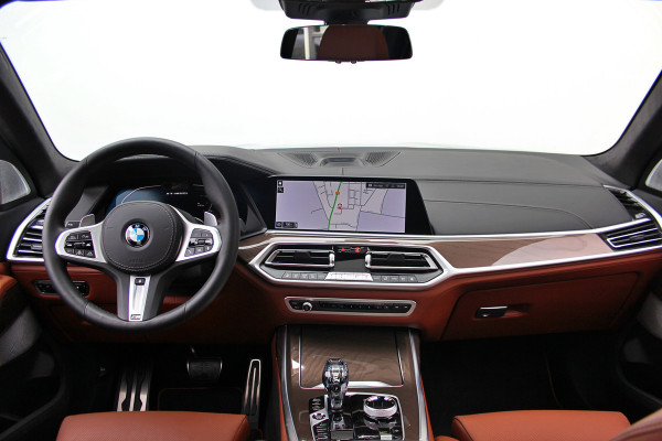 BMW X7 M50i High Executive Sky Lounge | M-sport | Bowers en Wilkins
