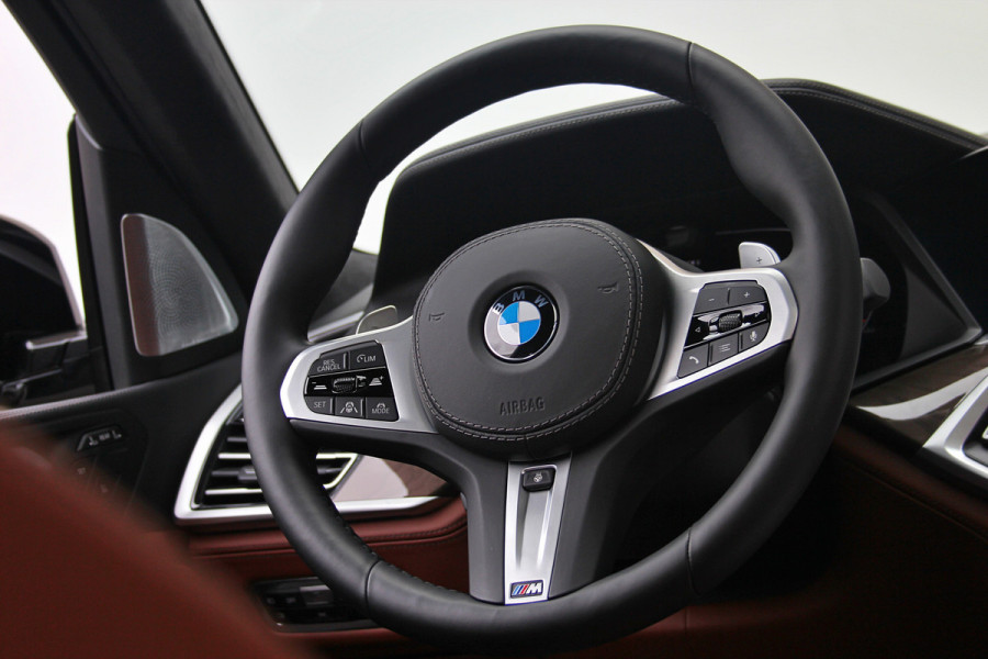 BMW X7 M50i High Executive Sky Lounge | M-sport | Bowers en Wilkins