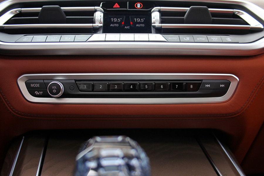 BMW X7 M50i High Executive Sky Lounge | M-sport | Bowers en Wilkins