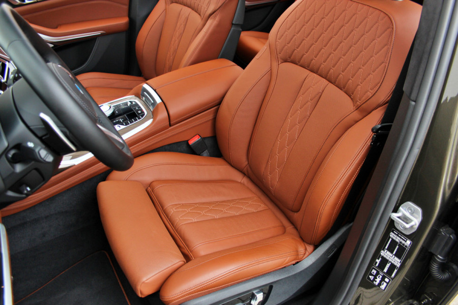 BMW X7 M50i High Executive Sky Lounge | M-sport | Bowers en Wilkins