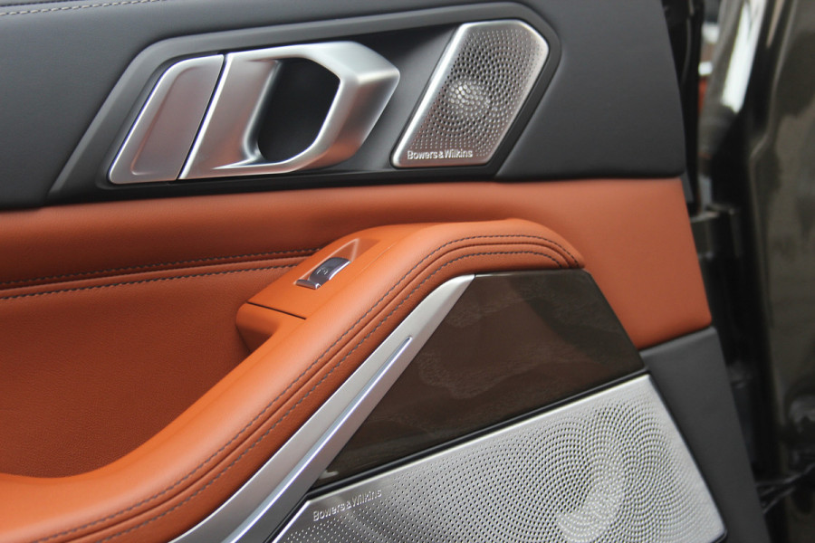 BMW X7 M50i High Executive Sky Lounge | M-sport | Bowers en Wilkins