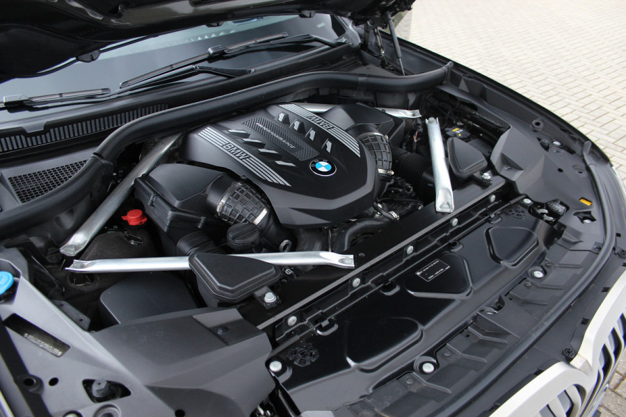 BMW X7 M50i High Executive Sky Lounge | M-sport | Bowers en Wilkins