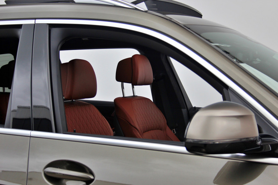 BMW X7 M50i High Executive Sky Lounge | M-sport | Bowers en Wilkins