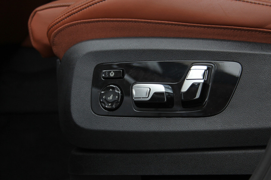 BMW X7 M50i High Executive Sky Lounge | M-sport | Bowers en Wilkins