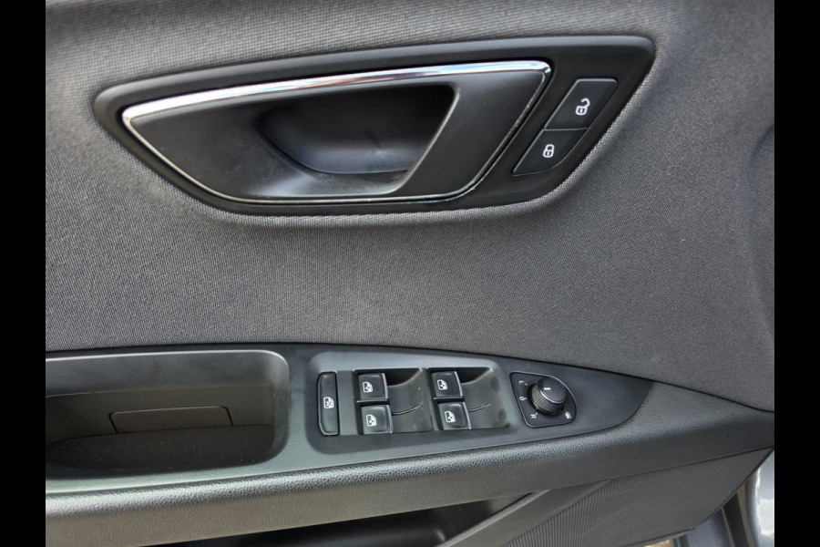 Seat Leon 1.4 EcoTSI Xcellence / CARPLAY / KEYLESS / SFEERVERL. / P.SENSOR V+A / CRUISE / ALL-SEASON / ISOFIX / RESERVEB. / 6-BAK!