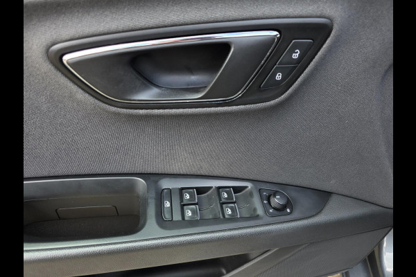 Seat Leon 1.4 EcoTSI Xcellence / CARPLAY / KEYLESS / SFEERVERL. / P.SENSOR V+A / CRUISE / ALL-SEASON / ISOFIX / RESERVEB. / 6-BAK!