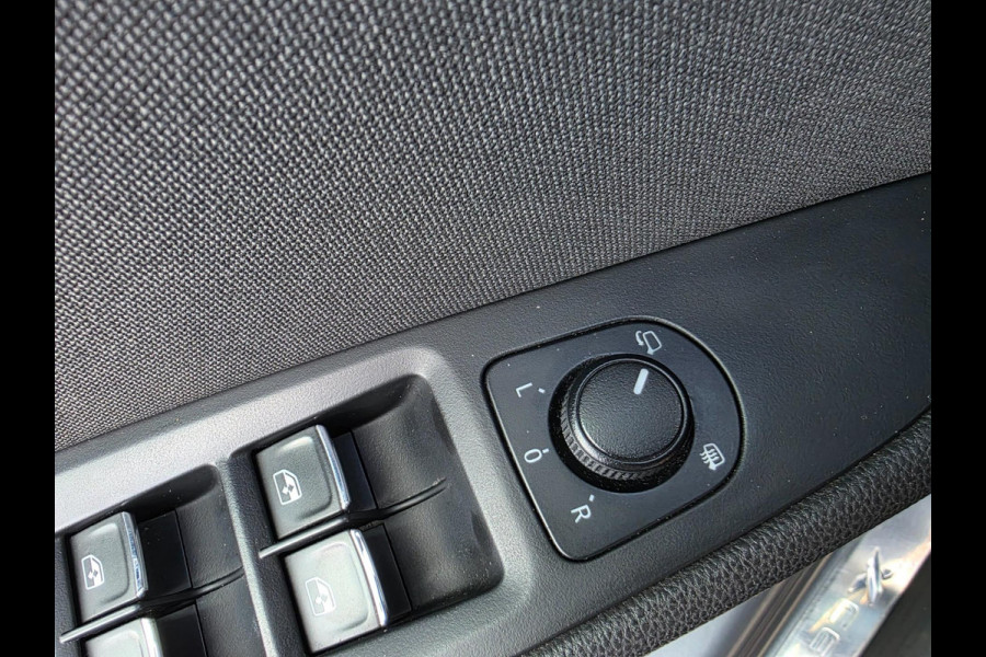 Seat Leon 1.4 EcoTSI Xcellence / CARPLAY / KEYLESS / SFEERVERL. / P.SENSOR V+A / CRUISE / ALL-SEASON / ISOFIX / RESERVEB. / 6-BAK!