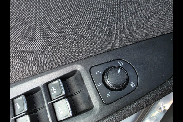 Seat Leon 1.4 EcoTSI Xcellence / CARPLAY / KEYLESS / SFEERVERL. / P.SENSOR V+A / CRUISE / ALL-SEASON / ISOFIX / RESERVEB. / 6-BAK!