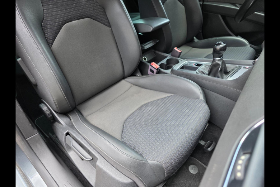 Seat Leon 1.4 EcoTSI Xcellence / CARPLAY / KEYLESS / SFEERVERL. / P.SENSOR V+A / CRUISE / ALL-SEASON / ISOFIX / RESERVEB. / 6-BAK!