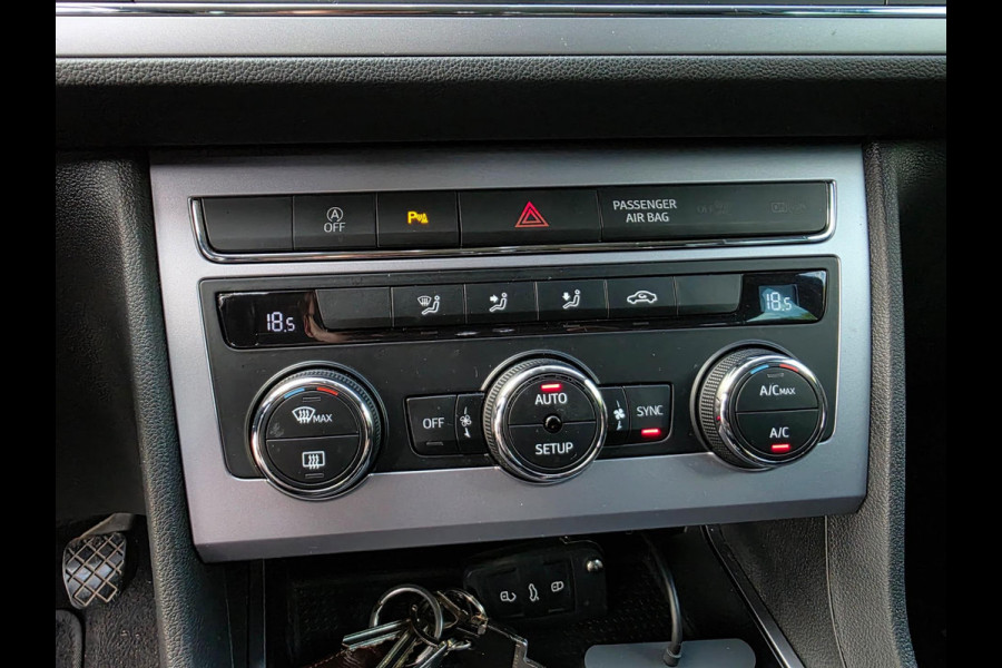 Seat Leon 1.4 EcoTSI Xcellence / CARPLAY / KEYLESS / SFEERVERL. / P.SENSOR V+A / CRUISE / ALL-SEASON / ISOFIX / RESERVEB. / 6-BAK!
