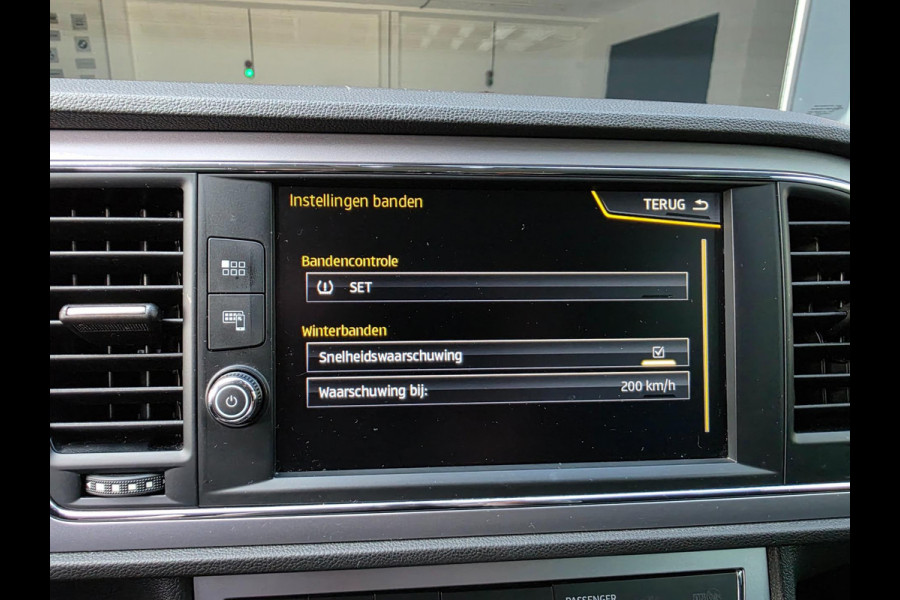 Seat Leon 1.4 EcoTSI Xcellence / CARPLAY / KEYLESS / SFEERVERL. / P.SENSOR V+A / CRUISE / ALL-SEASON / ISOFIX / RESERVEB. / 6-BAK!