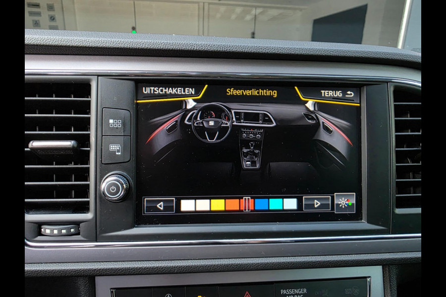 Seat Leon 1.4 EcoTSI Xcellence / CARPLAY / KEYLESS / SFEERVERL. / P.SENSOR V+A / CRUISE / ALL-SEASON / ISOFIX / RESERVEB. / 6-BAK!