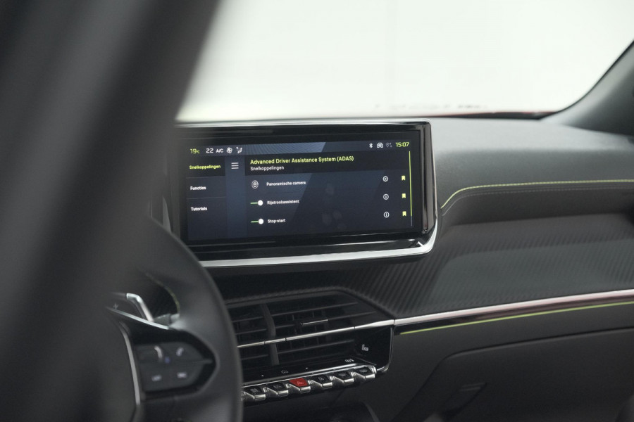 Peugeot 2008 PureTech 130 EAT8 GT | 360 Camera | Adaptieve Cruise Control | Dodehoekdetectie | Apple Carplay