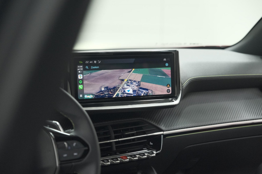 Peugeot 2008 PureTech 130 EAT8 GT | 360 Camera | Adaptieve Cruise Control | Dodehoekdetectie | Apple Carplay