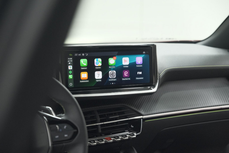 Peugeot 2008 PureTech 130 EAT8 GT | 360 Camera | Adaptieve Cruise Control | Dodehoekdetectie | Apple Carplay