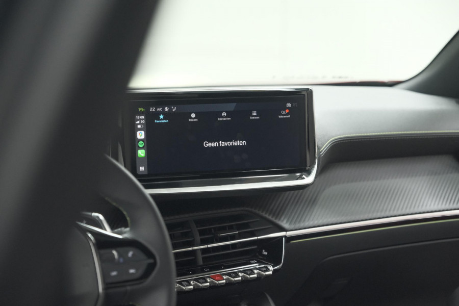 Peugeot 2008 PureTech 130 EAT8 GT | 360 Camera | Adaptieve Cruise Control | Dodehoekdetectie | Apple Carplay