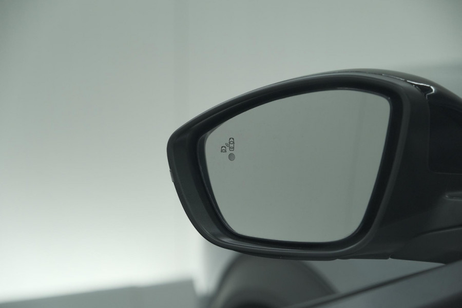 Peugeot 2008 Hybrid 136 e-DSC6 Allure | 360 Camera | Adaptieve Cruise Control | Dodehoekdetectie | Navigatie