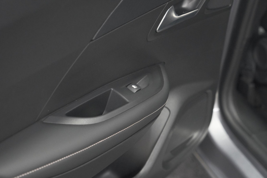 Peugeot 2008 Hybrid 136 e-DSC6 Allure | 360 Camera | Adaptieve Cruise Control | Dodehoekdetectie | Navigatie