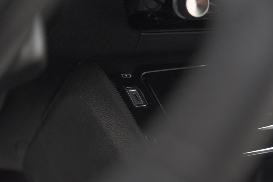Peugeot 2008 Hybrid 136 e-DSC6 Allure | 360 Camera | Adaptieve Cruise Control | Dodehoekdetectie | Navigatie
