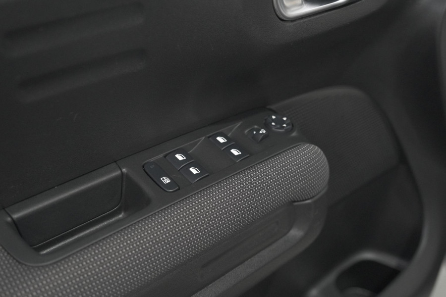 Citroën C3 Aircross PureTech 110 S&S Feel | Trekhaak | Parkeersensoren | Apple Carplay | Navigatie