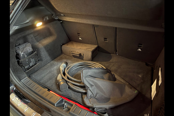 Mercedes-Benz GLA 250 e AMG Line | Pano | Nightpakket | Adaptive Cruise | Matrix LED | 360 camera