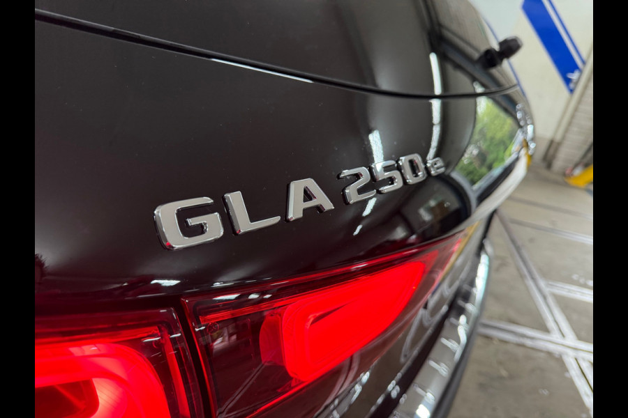 Mercedes-Benz GLA 250 e AMG Line | Pano | Nightpakket | Adaptive Cruise | Matrix LED | 360 camera