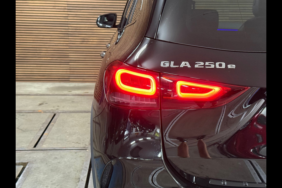 Mercedes-Benz GLA 250 e AMG Line | Pano | Nightpakket | Adaptive Cruise | Matrix LED | 360 camera