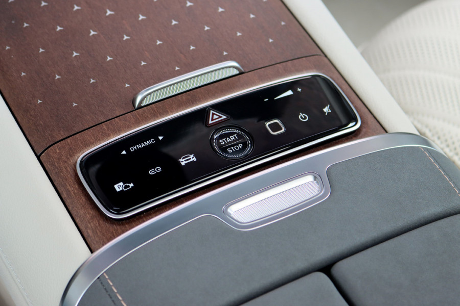 Mercedes-Benz EQS 450+ AMG Exclusive Line 118 kWh | Facelift | ex btw €78.500,- | Hyperscreen | Achterasbesturing | Airmatic | Distronic+ | Chauffeurspakket | MBUX Tablet | Massage | Burmester | Nappa Leder | HUD |