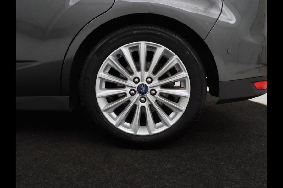 Ford C-MAX 1.5 TDCi Titanium | Carplay | Trekhaak | Navigatie | Verwarmde voorruit | Climate control | Keyless | Parkeerhulp | Cruise control