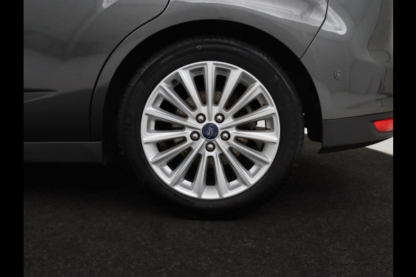 Ford C-MAX 1.5 TDCi Titanium | Carplay | Trekhaak | Navigatie | Verwarmde voorruit | Climate control | Keyless | Parkeerhulp | Cruise control